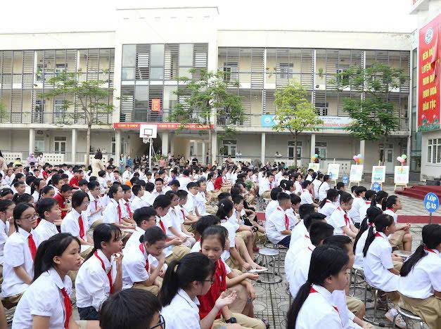 D:\Ảnh\2025-2026\Đón HS K6\530831346_1442830683472328_8540951480226250163_n.jpg