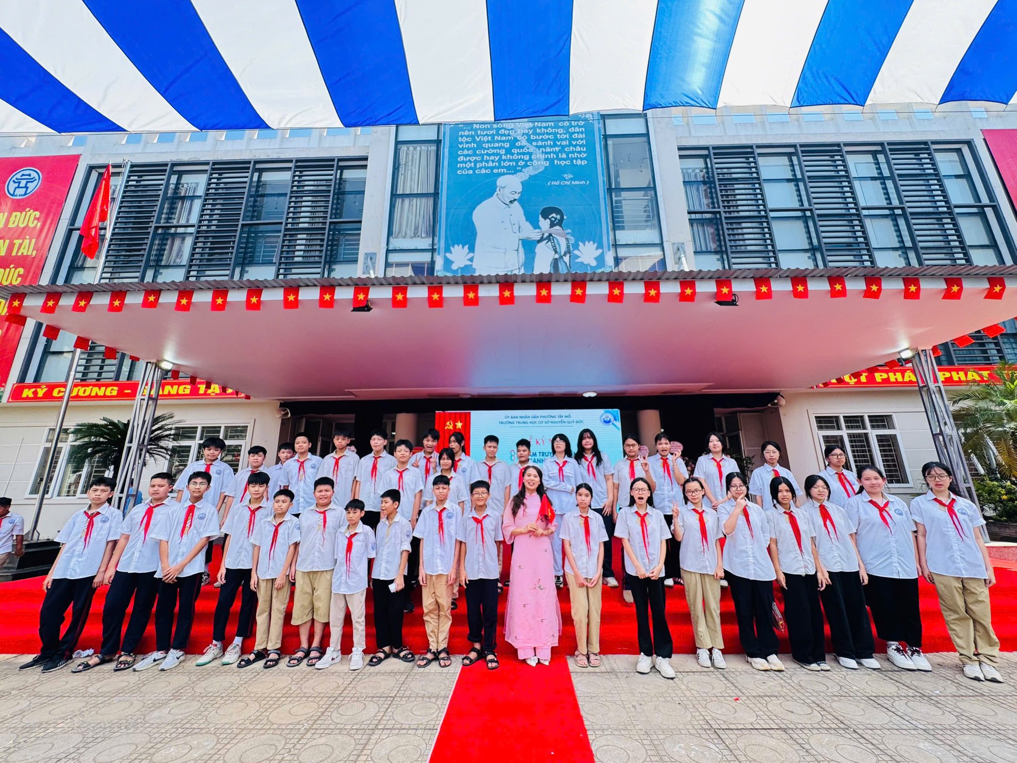 D:\Ảnh\2025-2026\Khai giảng\9ef62b80-3dbd-4979-93b8-775500c3fa35.jfif