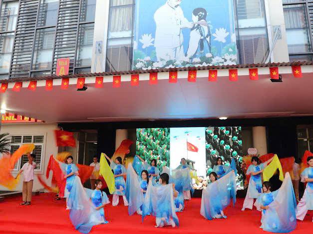 D:\Ảnh\2025-2026\Khai giảng\543159753_1463250694763660_8632163494748482784_n.jpg