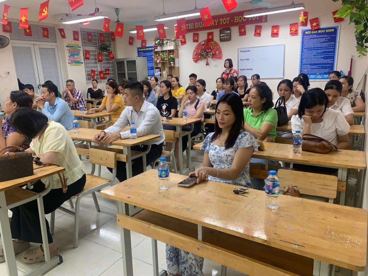 D:\Ảnh\2025-2026\Họp CMHS\548756846_1470287094060020_5348974937409656015_n.jpg