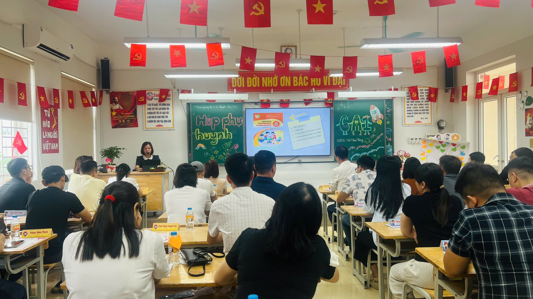 D:\Ảnh\2025-2026\Họp CMHS\547275309_1470285157393547_7556535690140444205_n.jpg