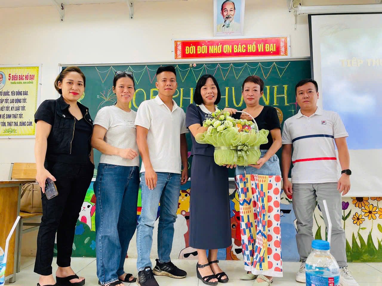 D:\Ảnh\2025-2026\Họp CMHS\547239382_1470285400726856_3311222436448402343_n.jpg