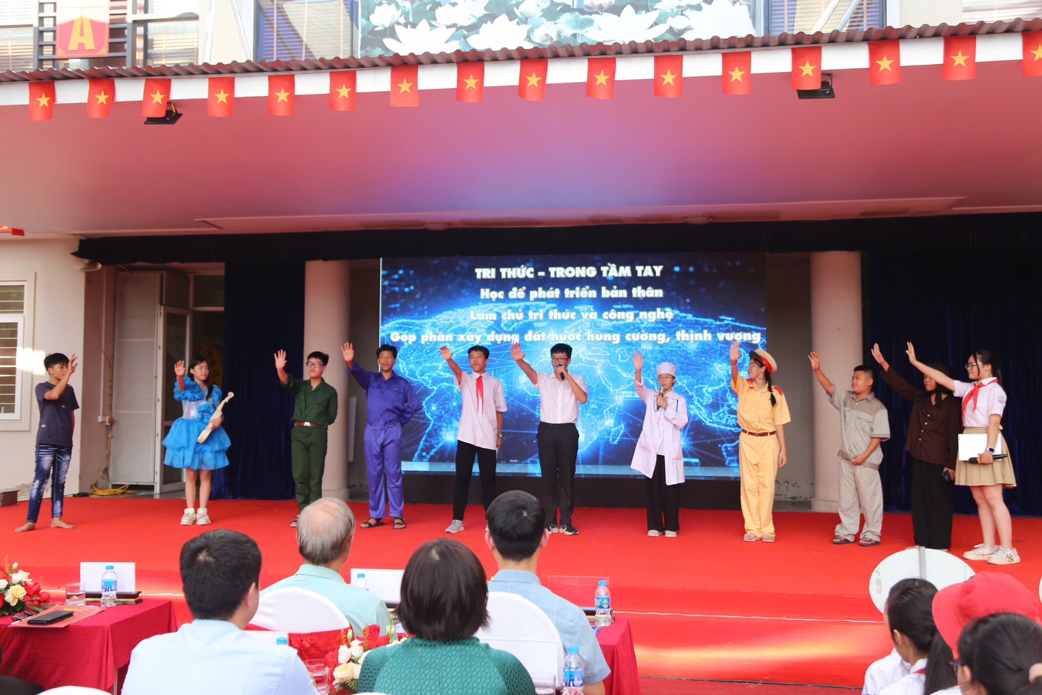 D:\Ảnh\2025-2026\Tuần lễ học tập suốt đời\4c106de1-f13d-42eb-946a-eee379b32dcd.jfif