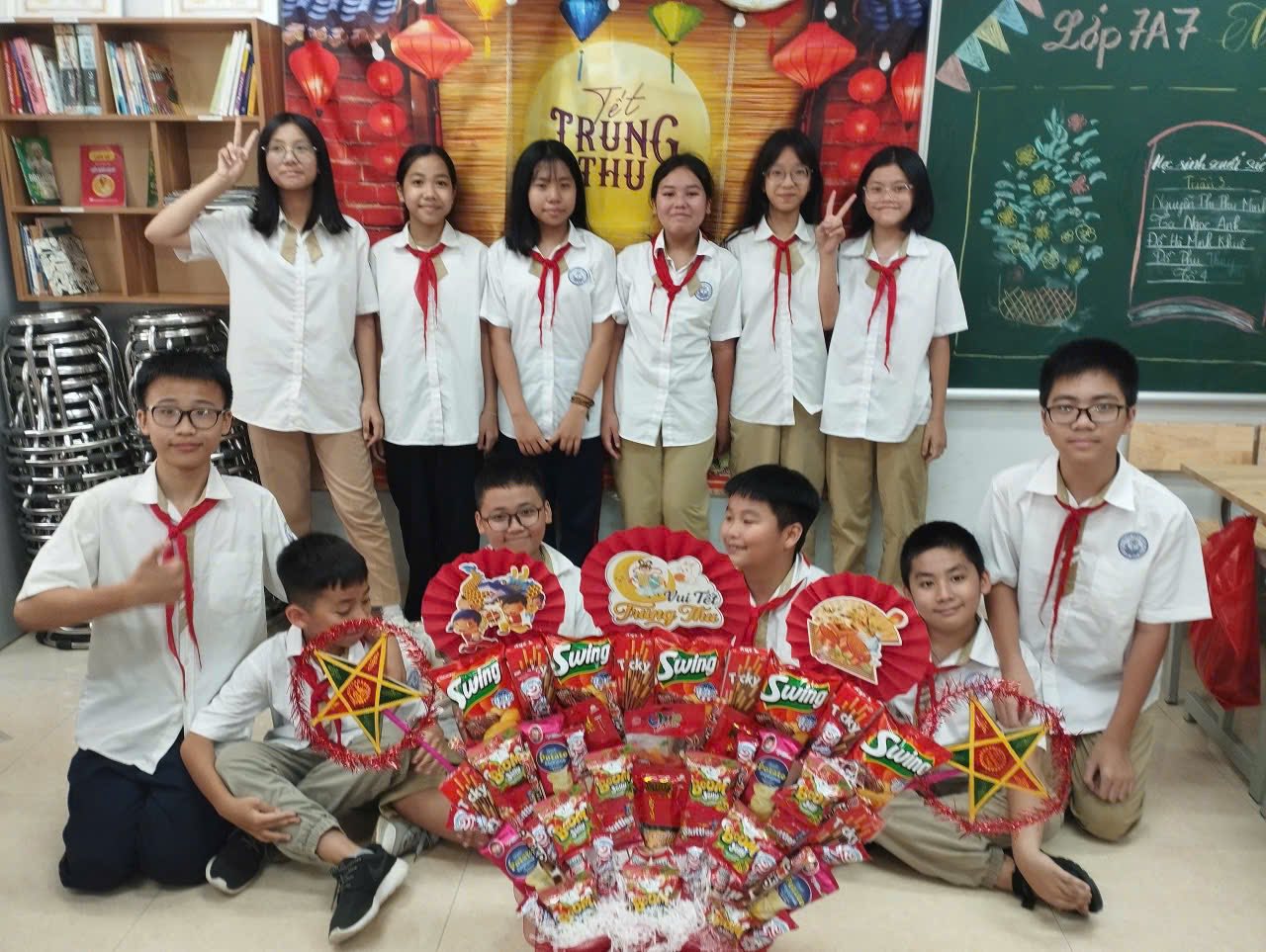 D:\Ảnh\2025-2026\SẮC MÀU TRUNG THU\557676451_1489200318835364_7392899407841476349_n.jpg