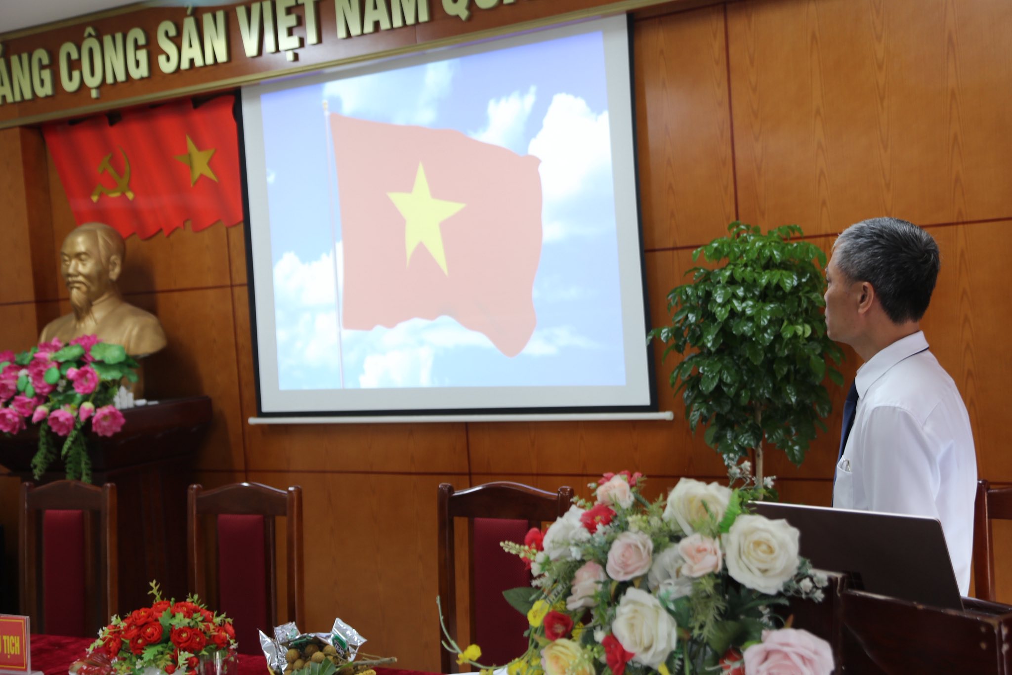 D:\Ảnh\2025-2026\HN CC VC NLĐ\f88a3827-735b-4242-9a76-ad7a1e180361.jfif