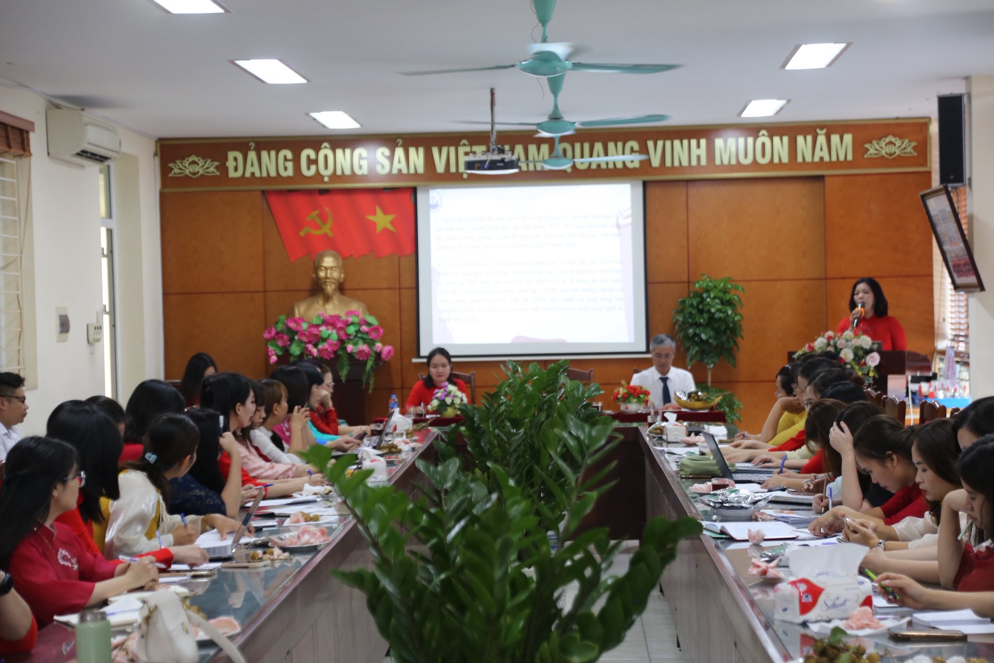 D:\Ảnh\2025-2026\HN CC VC NLĐ\98bf7331-e76b-4a80-8fdd-d0359b333c49.jfif