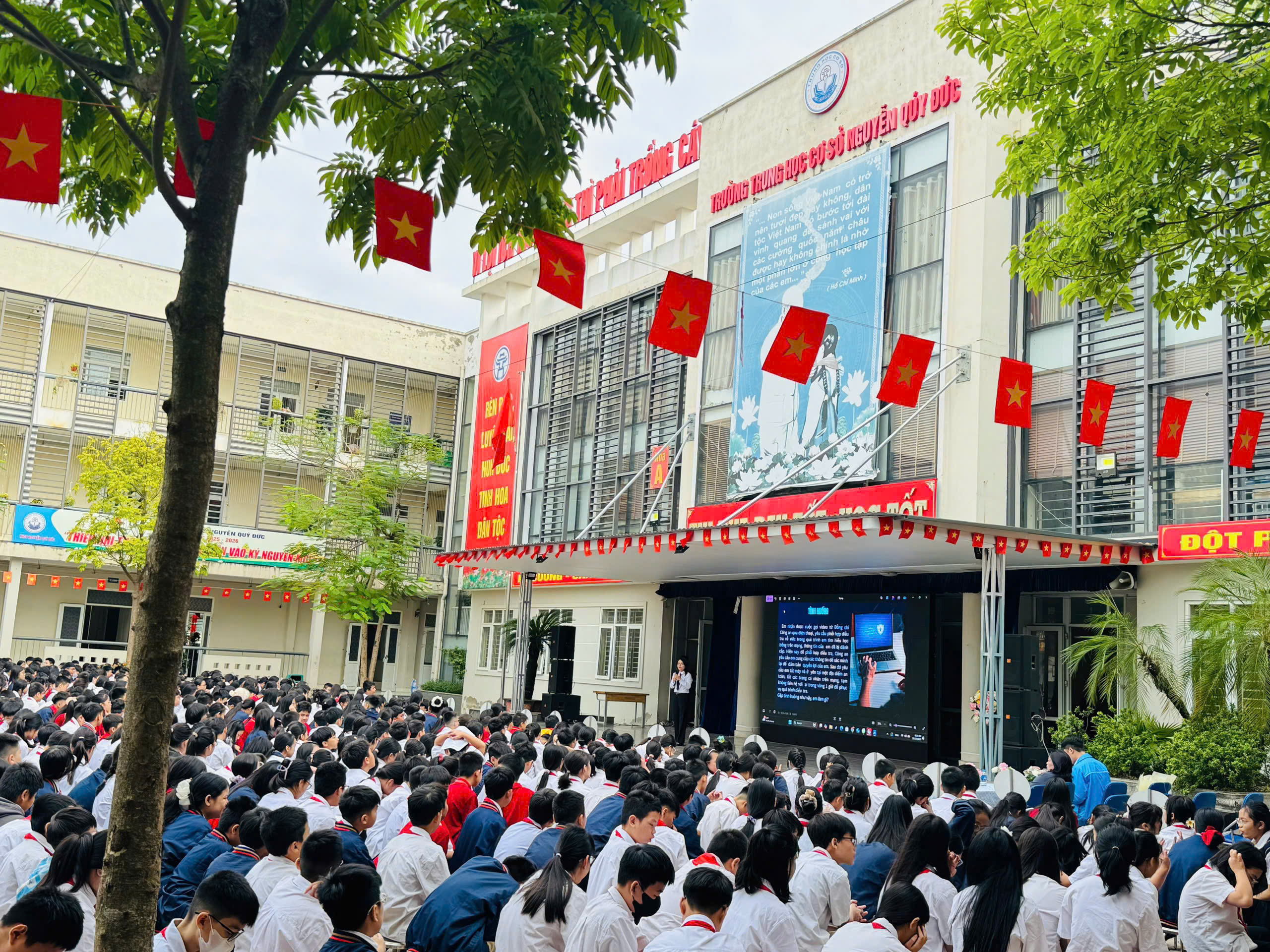 D:\Ảnh\2025-2026\Tuyên truyền pháp luật\gen-h-z7160363392527_a98d0b2a9923c8673516c57d6b83af4e.jpg