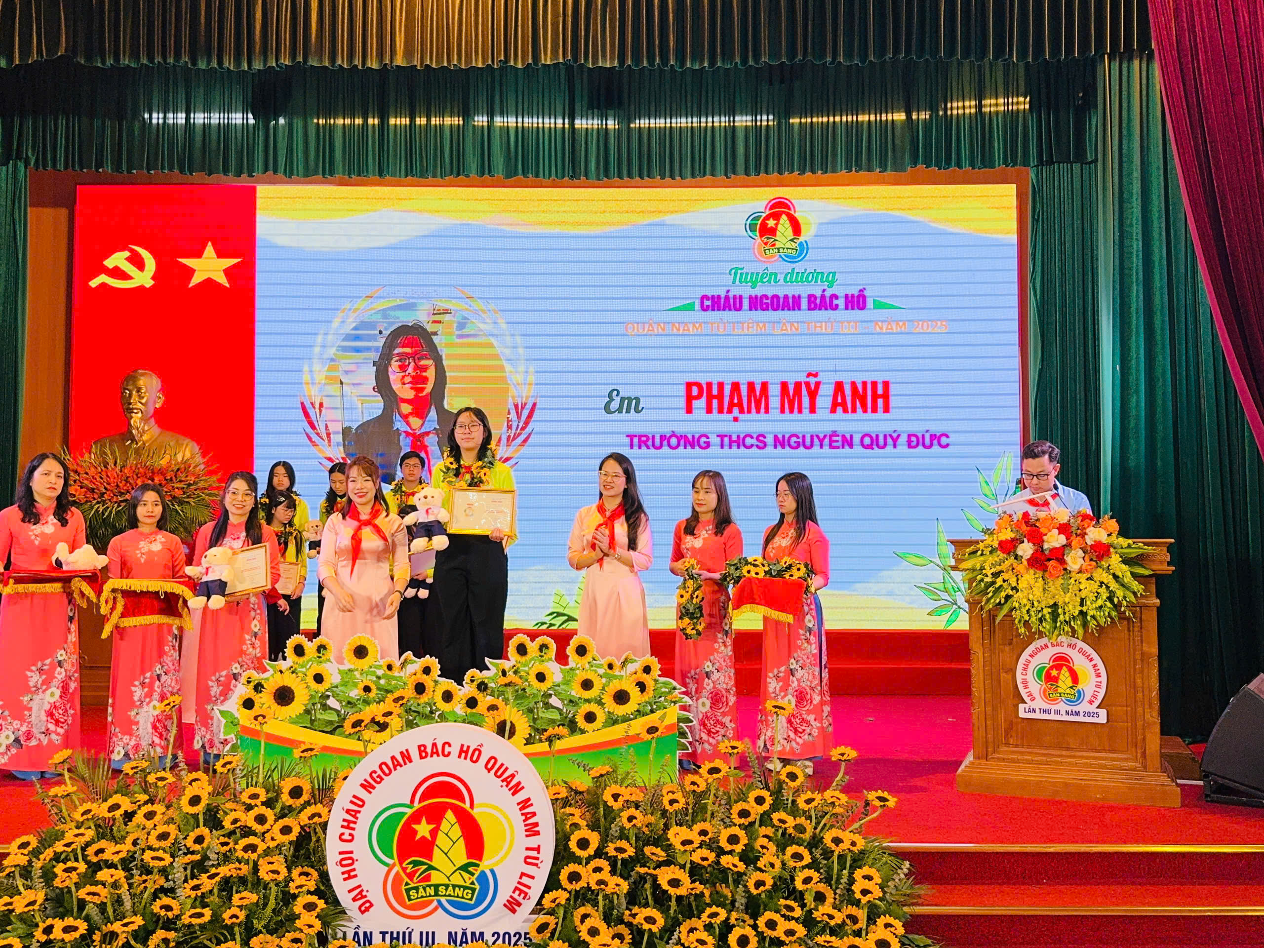 D:\Ảnh\2024-2025\15. Đội viên tham dự ĐHCNBH Quận NTL\z6394583178390_91e204c97d90a85022b7033c14cd4c0e.jpg