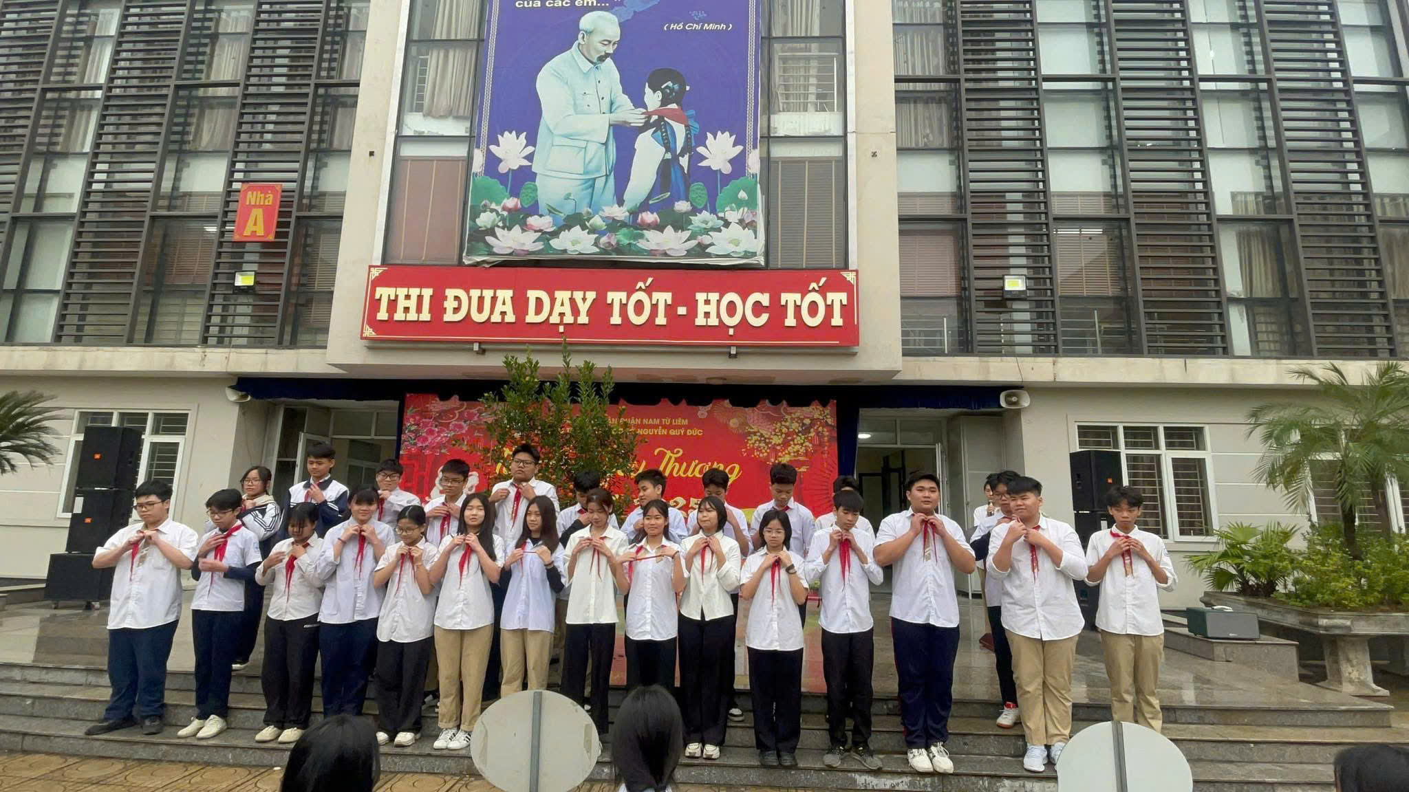 D:\Ảnh\2024-2025\13. Trưởng thành Đội\z6401897206887_dc80ecea45a95c5d41441c572277b7e7.jpg