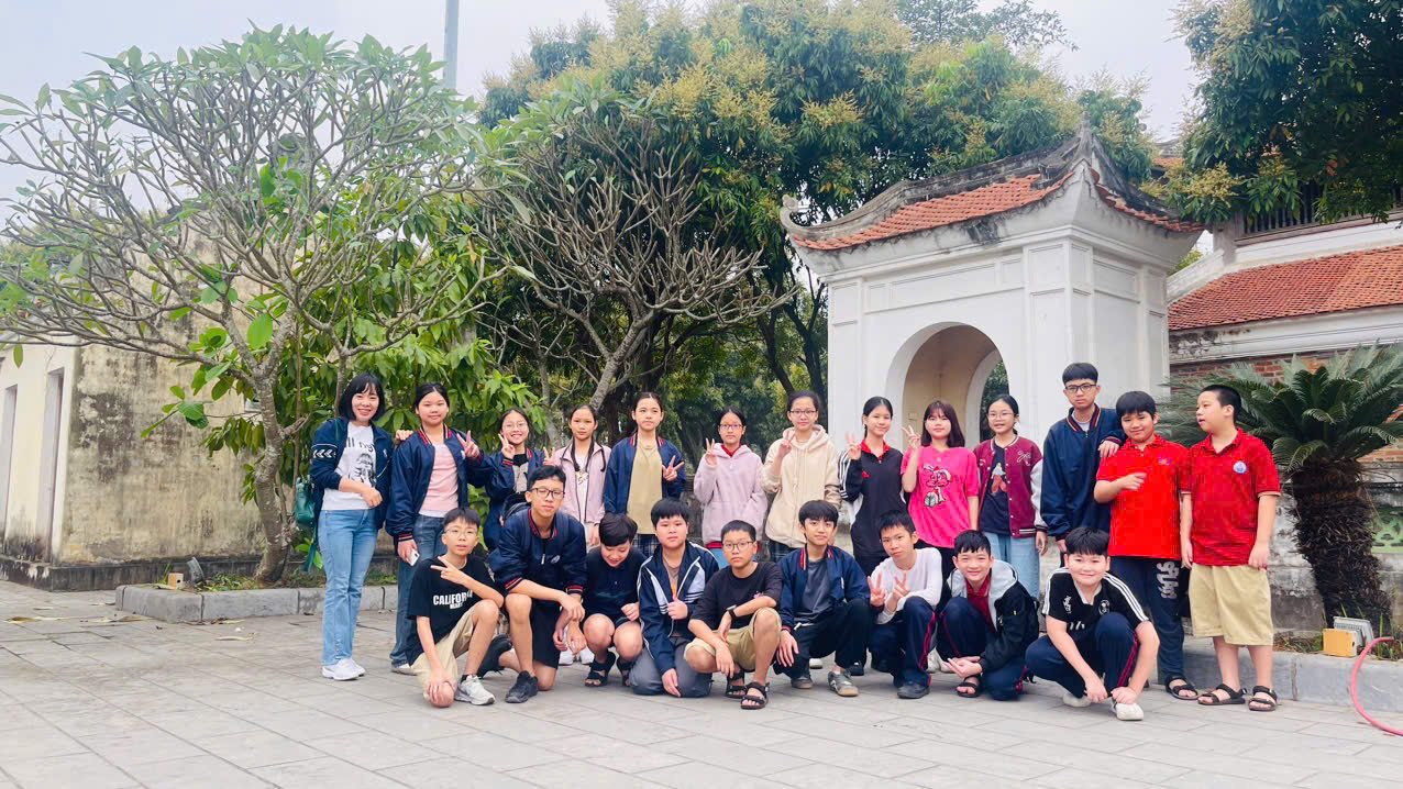 D:\Ảnh\2024-2025\19. tham quan ngoại khóa văn miếu Sơn Tây\z6451012581817_23a13010f3485d341772841b8b035bec.jpg