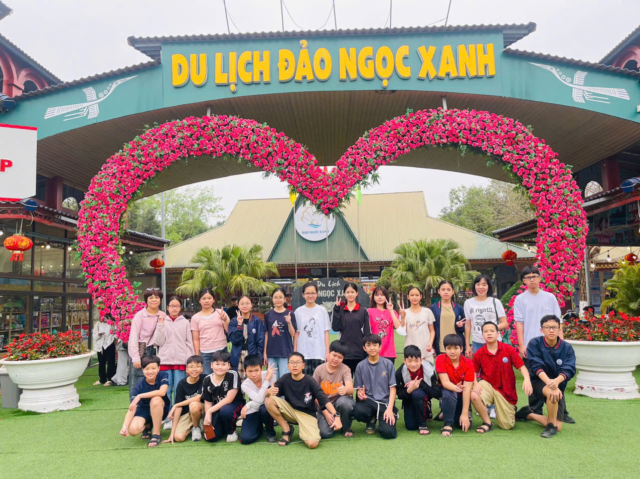 D:\Ảnh\2024-2025\19. tham quan ngoại khóa văn miếu Sơn Tây\z6451012560216_de925c33eab6d37f0481eba632600343.jpg