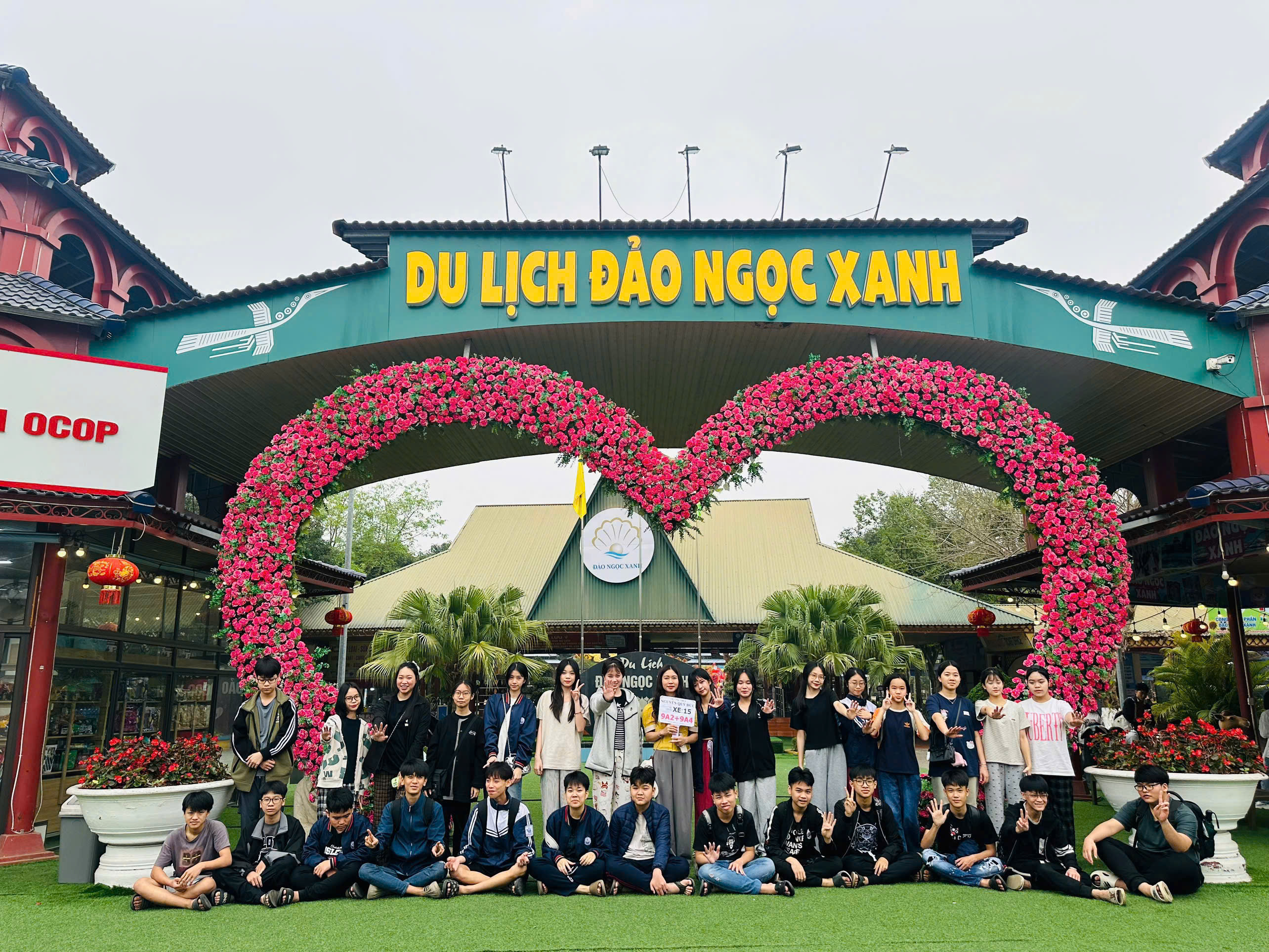 D:\Ảnh\2024-2025\19. tham quan ngoại khóa văn miếu Sơn Tây\z6451012554524_89107e672895468af292421afea69850.jpg