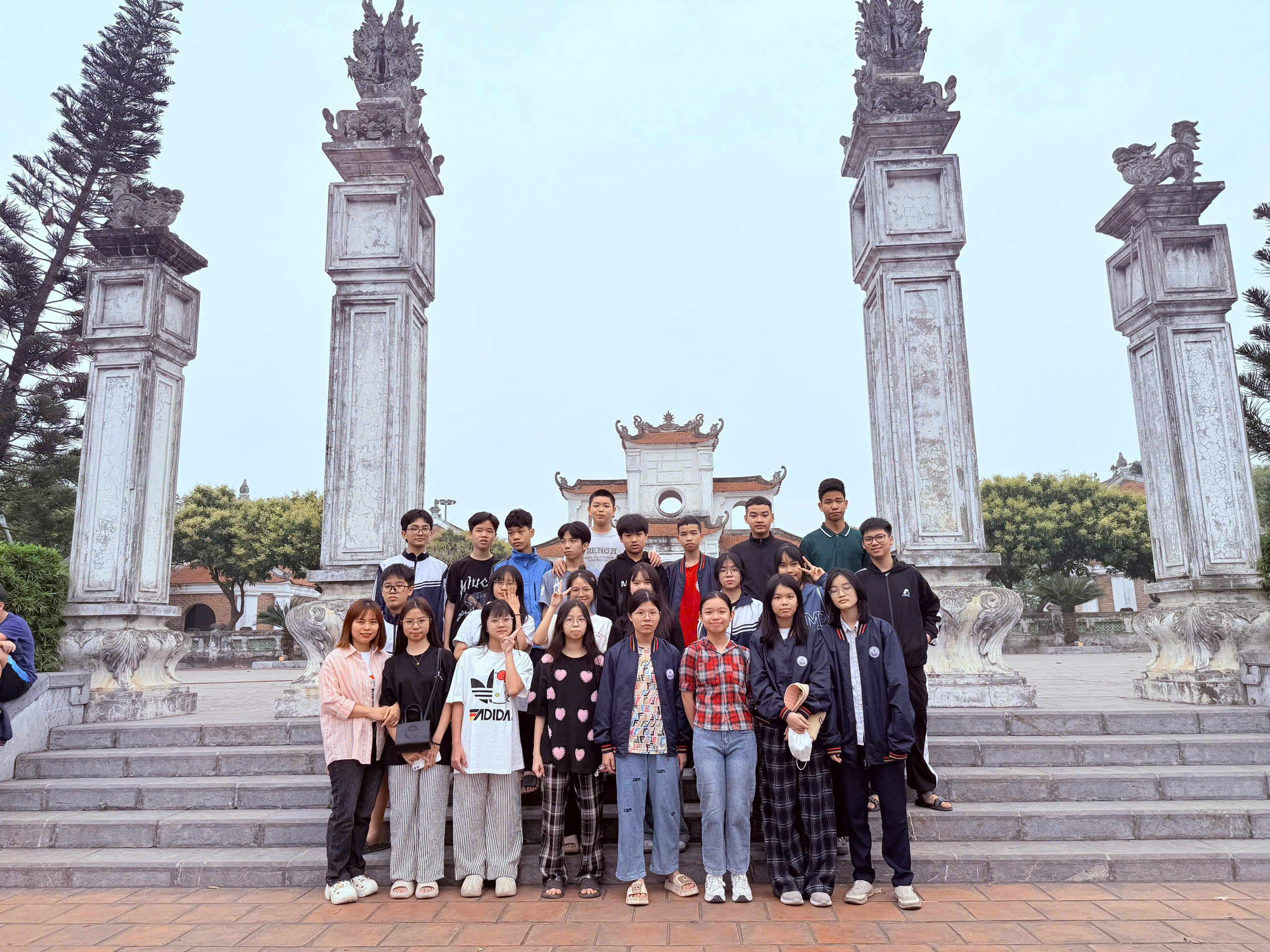 D:\Ảnh\2024-2025\19. tham quan ngoại khóa văn miếu Sơn Tây\z6451012548127_3c6db34ea51725bdd030d9da3707820c.jpg