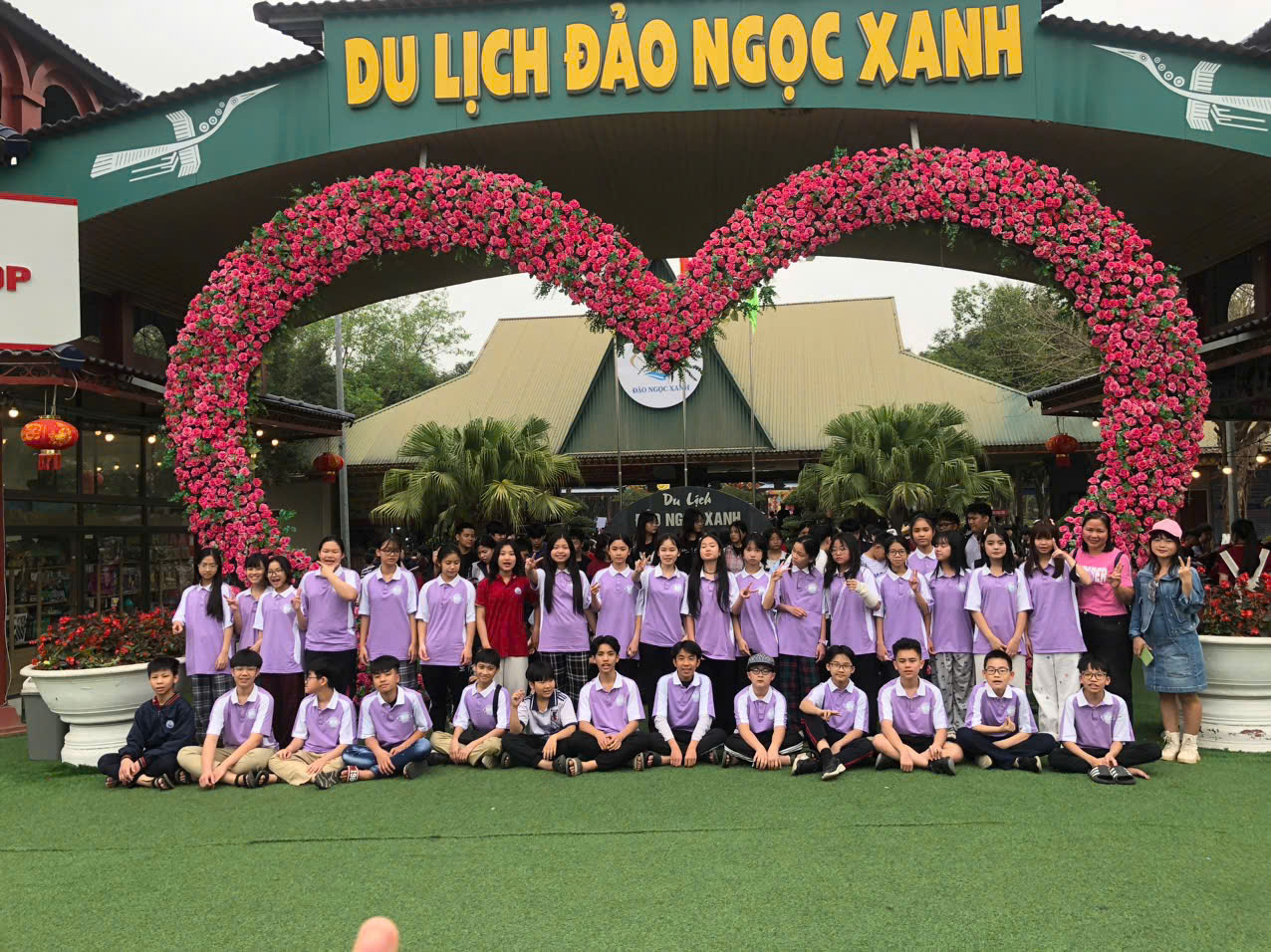 D:\Ảnh\2024-2025\19. tham quan ngoại khóa văn miếu Sơn Tây\z6451012537448_f2e62fb97038b4b47a7d0001d679bab1.jpg