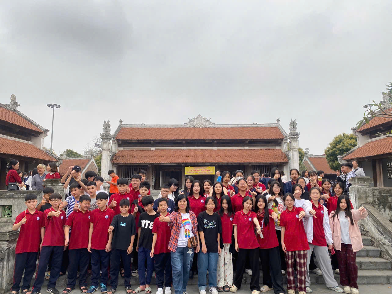 D:\Ảnh\2024-2025\19. tham quan ngoại khóa văn miếu Sơn Tây\z6451012504676_06404a38454cf8b077fc298a06044681.jpg