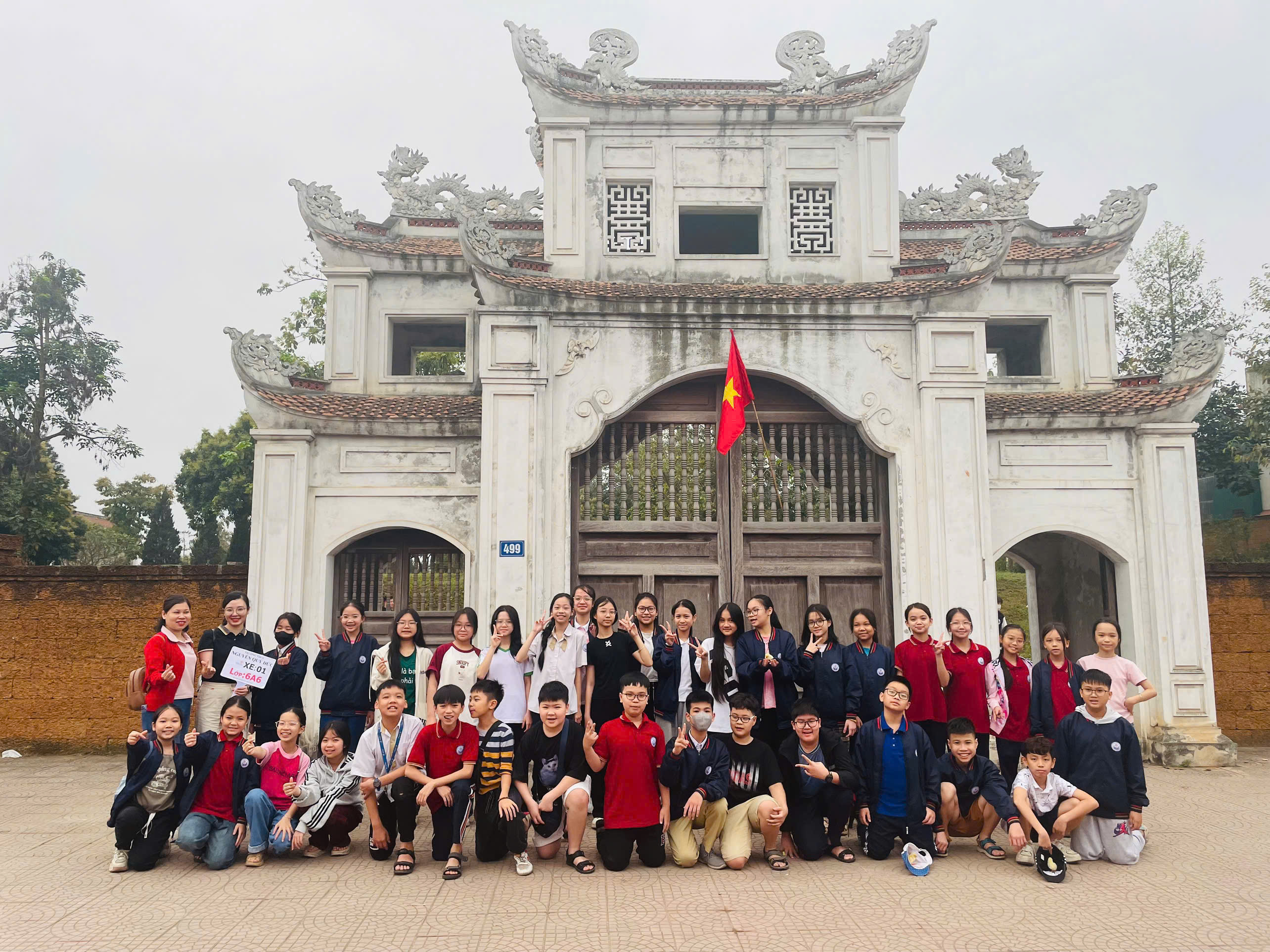 D:\Ảnh\2024-2025\19. tham quan ngoại khóa văn miếu Sơn Tây\z6451012486970_7a18bb2db643824de589a1e63eaba981.jpg