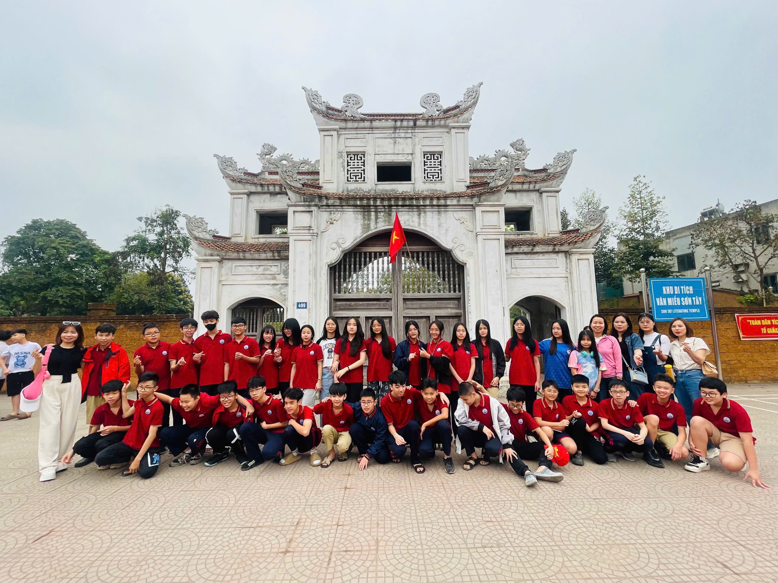D:\Ảnh\2024-2025\19. tham quan ngoại khóa văn miếu Sơn Tây\z6451012637054_97fda167b077d3ff01b69a230de28c50.jpg