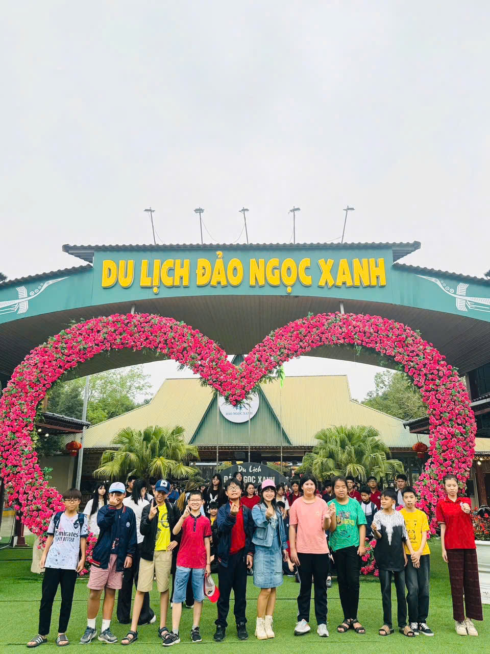 D:\Ảnh\2024-2025\19. tham quan ngoại khóa văn miếu Sơn Tây\z6451012610052_705d70d5b1cc0475df2fa621510b54af.jpg