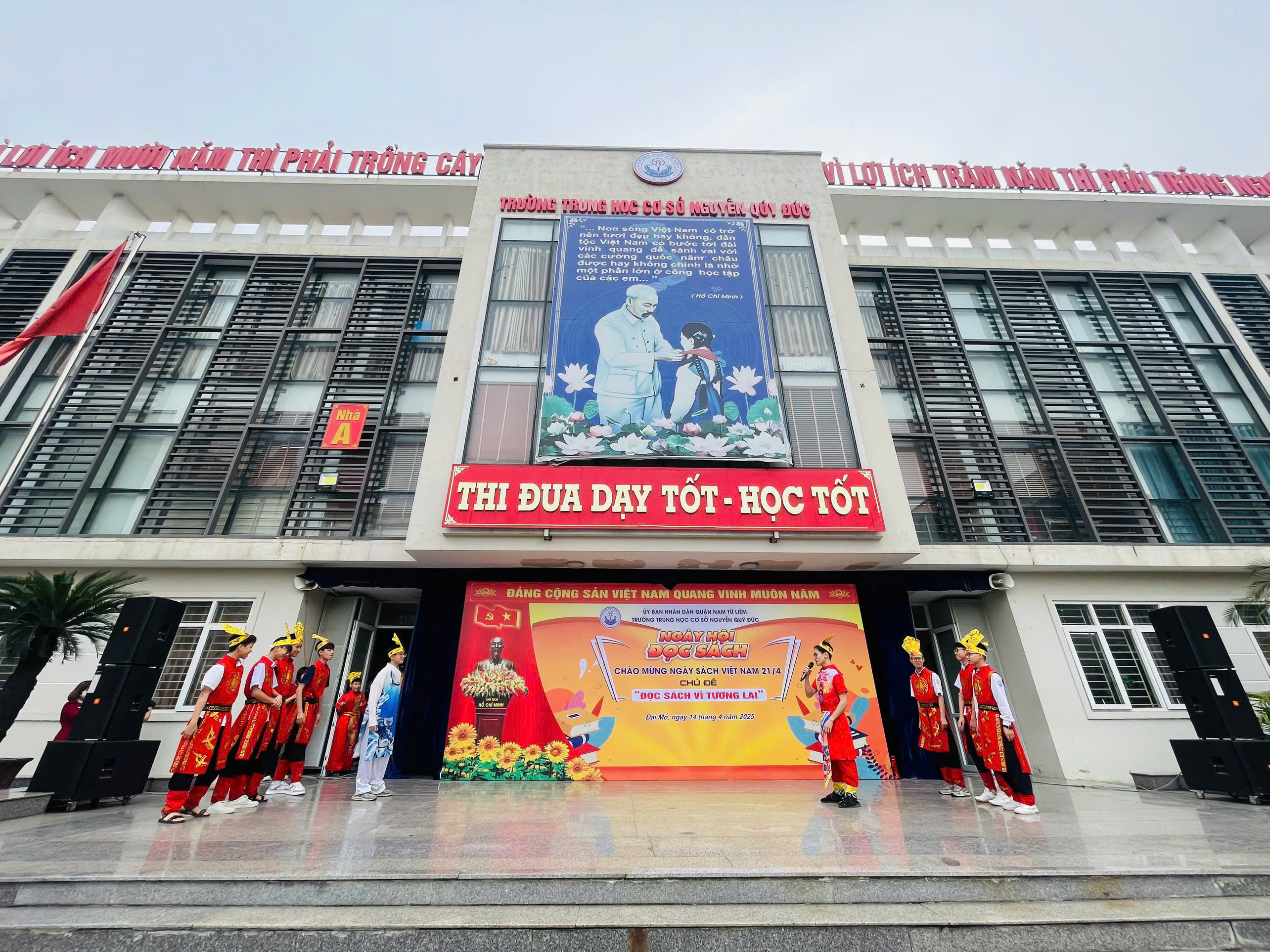 D:\Ảnh\2024-2025\21. Ngày hội đọc sách\z6510790439129_23ccbf1a4109a82f9e82642aab57d62a.jpg