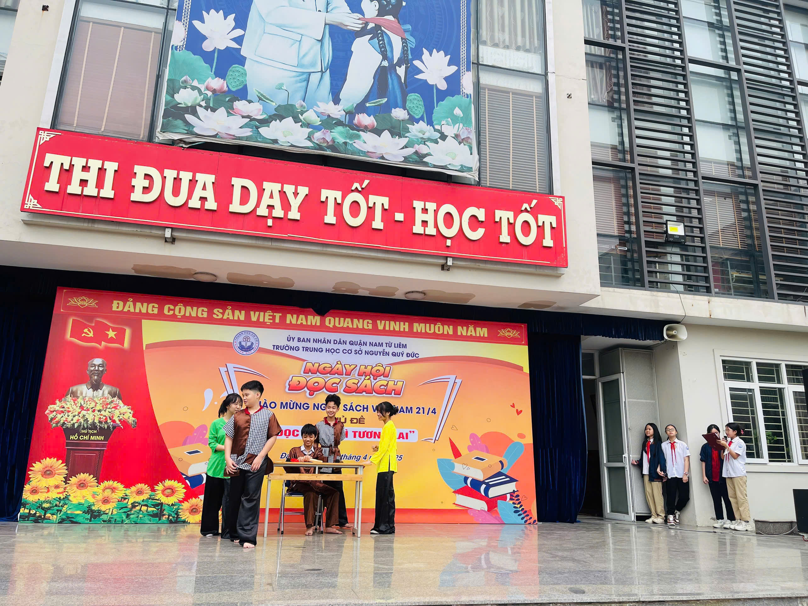 D:\Ảnh\2024-2025\21. Ngày hội đọc sách\z6510790409044_b66359e7b754890c4b8dc9818c45061c.jpg