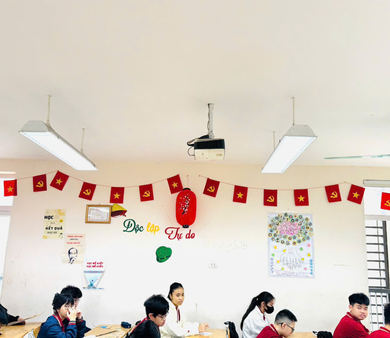 D:\Ảnh\2025-2026\HK2\1. Trang trí lớp chủ đề Tết\z7483572462826_c25c0fc701f5c49d4e8c4a1012156a27.jpg