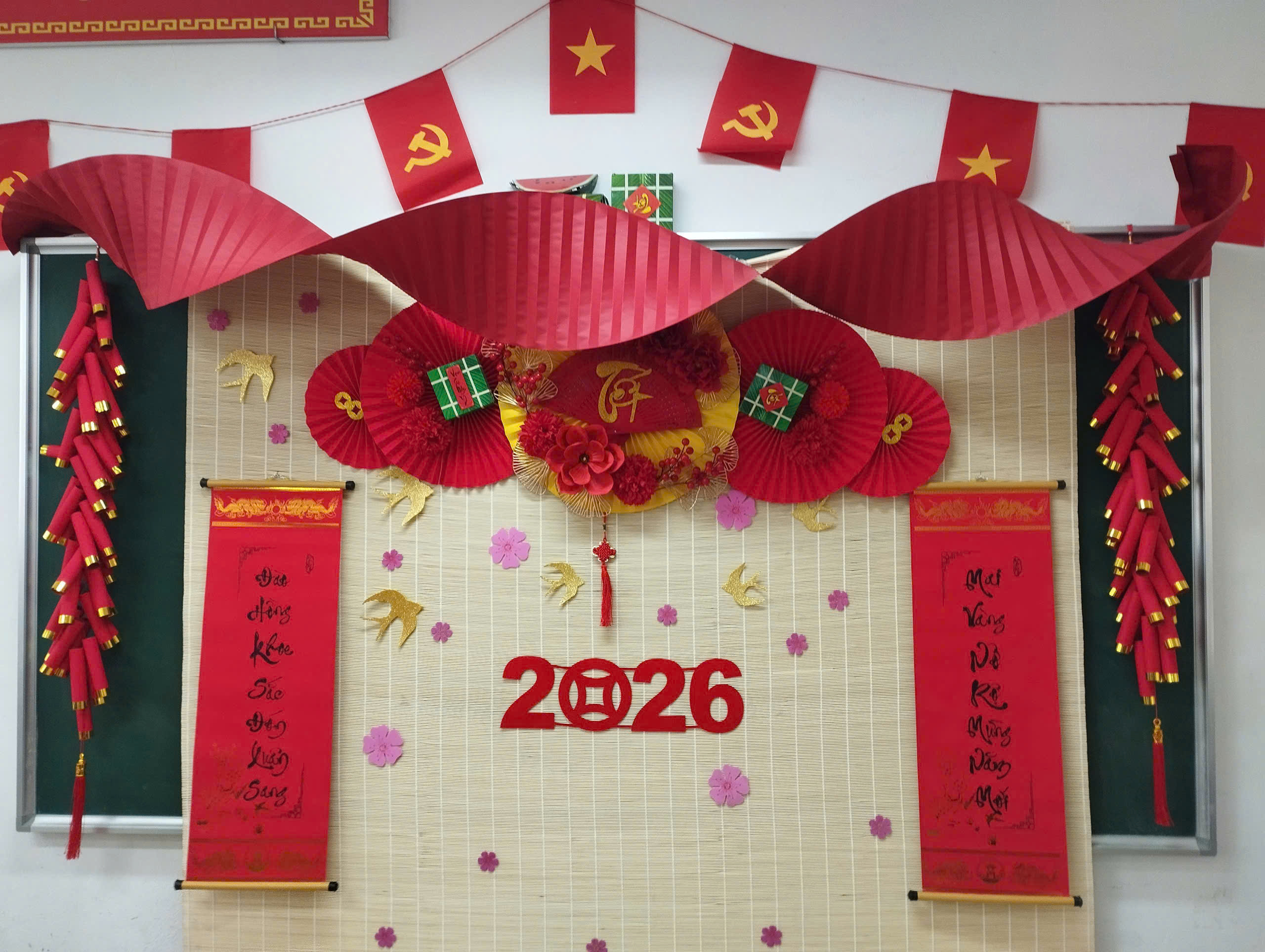 D:\Ảnh\2025-2026\HK2\1. Trang trí lớp chủ đề Tết\z7483572413310_728abf5c0168763c8544d5a342341d9b.jpg