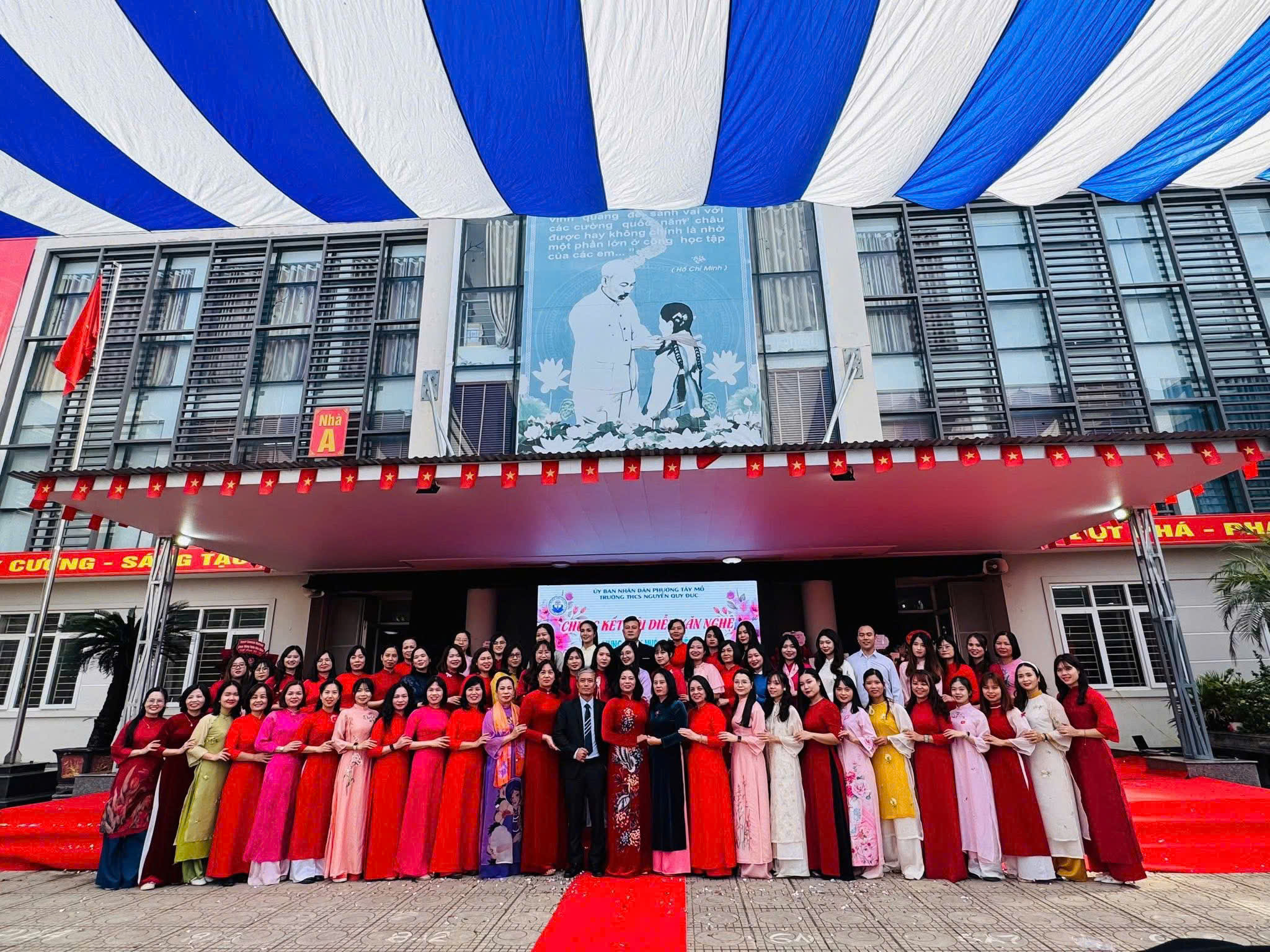 D:\Ảnh\2025-2026\HK2\2.2. Chào mừng 20-11\z7484204954162_a8fcb473d26ff4190c05271e246faa05.jpg