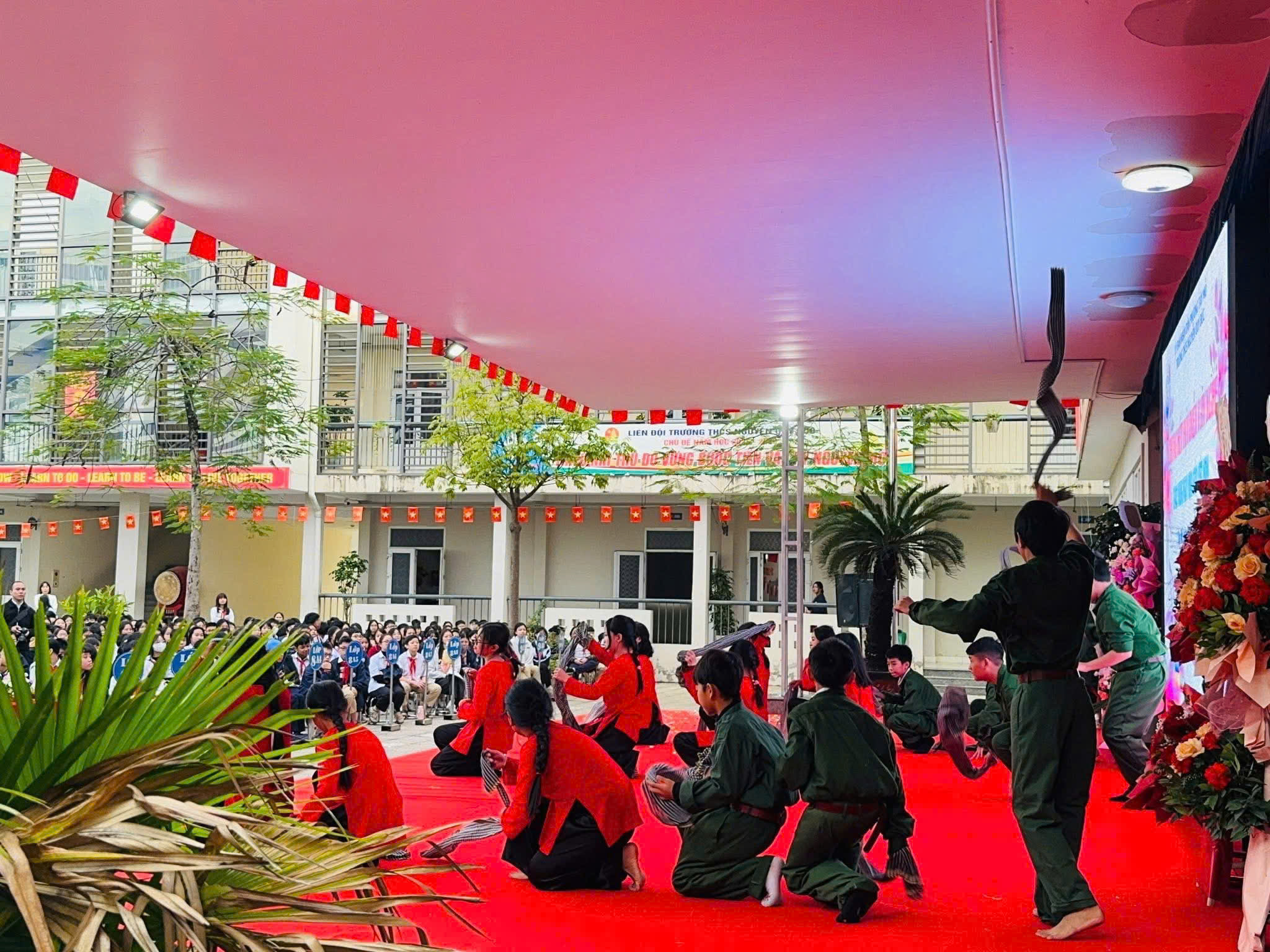 D:\Ảnh\2025-2026\HK2\2.2. Chào mừng 20-11\z7484204924026_6c4b1e559a5e658e8a1463467e184ce9.jpg