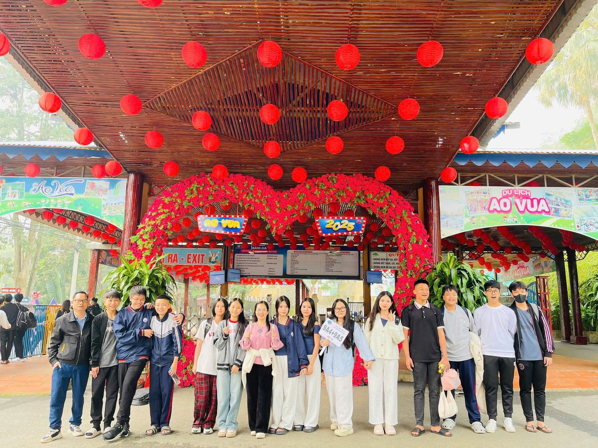 D:\Ảnh\2025-2026\HK2\5. HS trải nghiệm\z7484245638715_57ff1588f1596deef829036fc800e67f.jpg