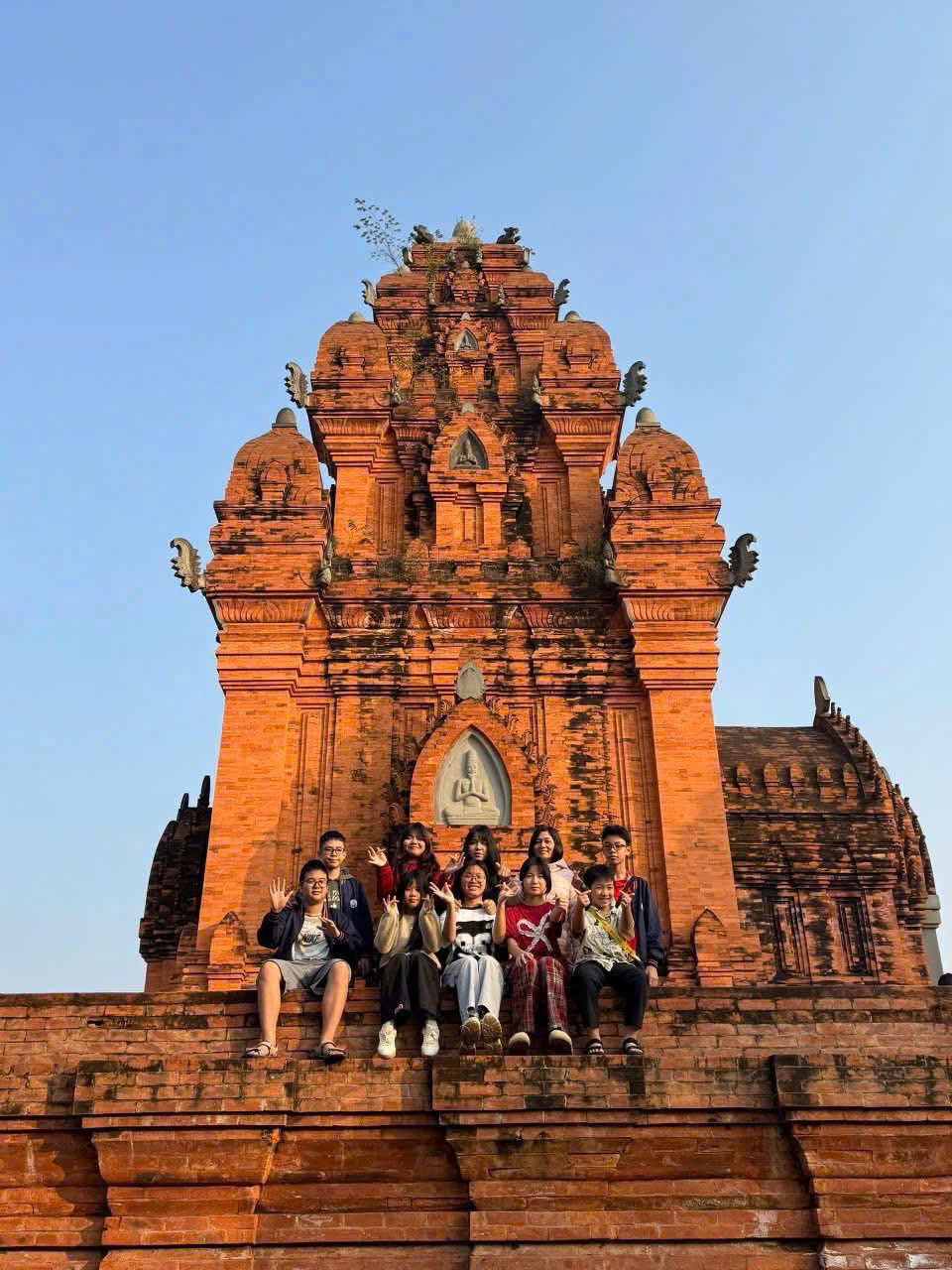 D:\Ảnh\2025-2026\HK2\5. HS trải nghiệm\z7484245588597_aefe849efee21d35258863a6fc187ae4.jpg