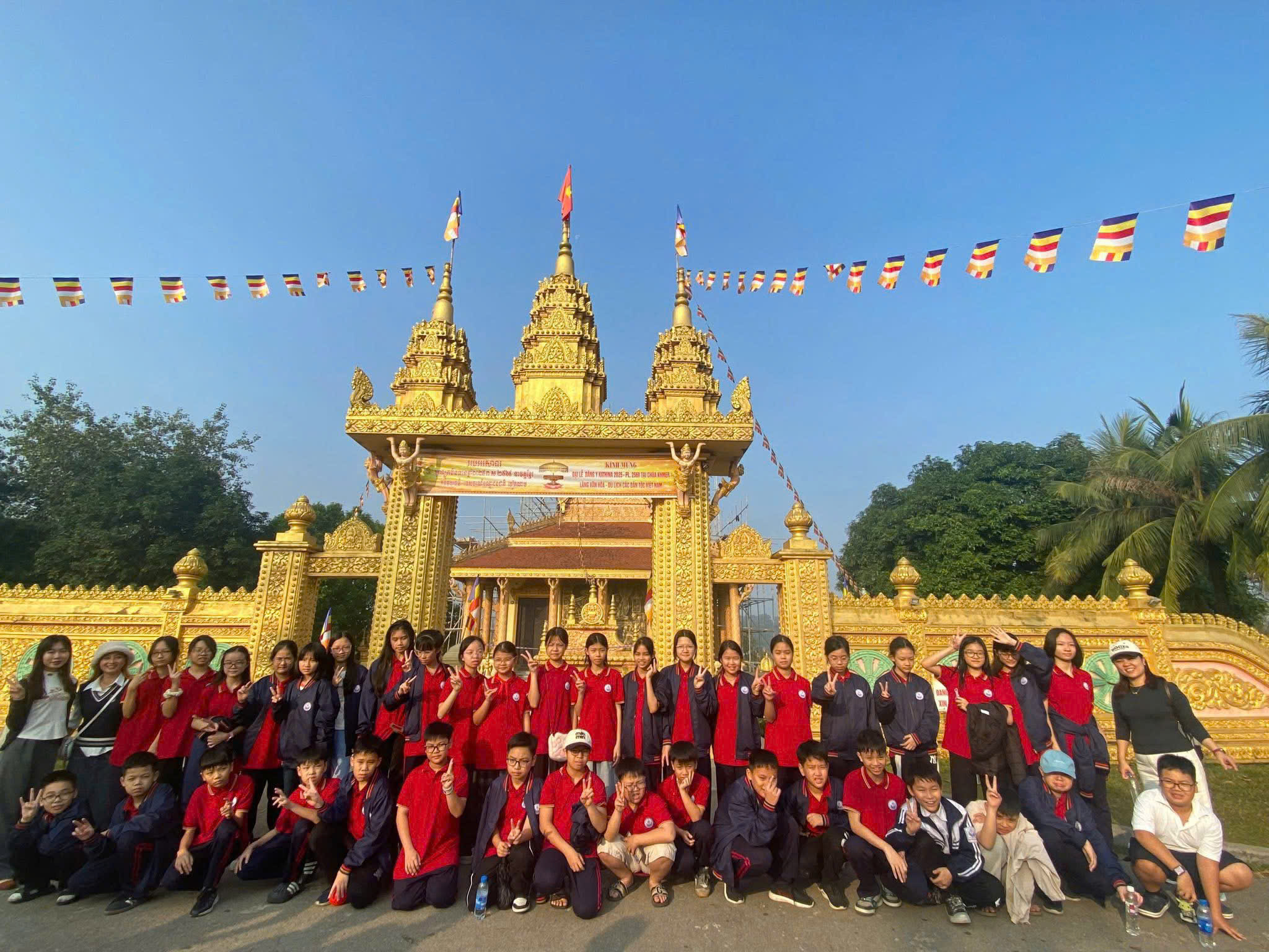 D:\Ảnh\2025-2026\HK2\5. HS trải nghiệm\z7484245647487_f99372bb6e511dcf12037e7557873163.jpg