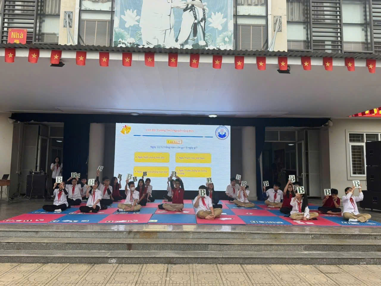 D:\Ảnh\2025-2026\HK2\6. 22-12\z7484259104664_0c8420c3f086968c0888066d25cff807.jpg