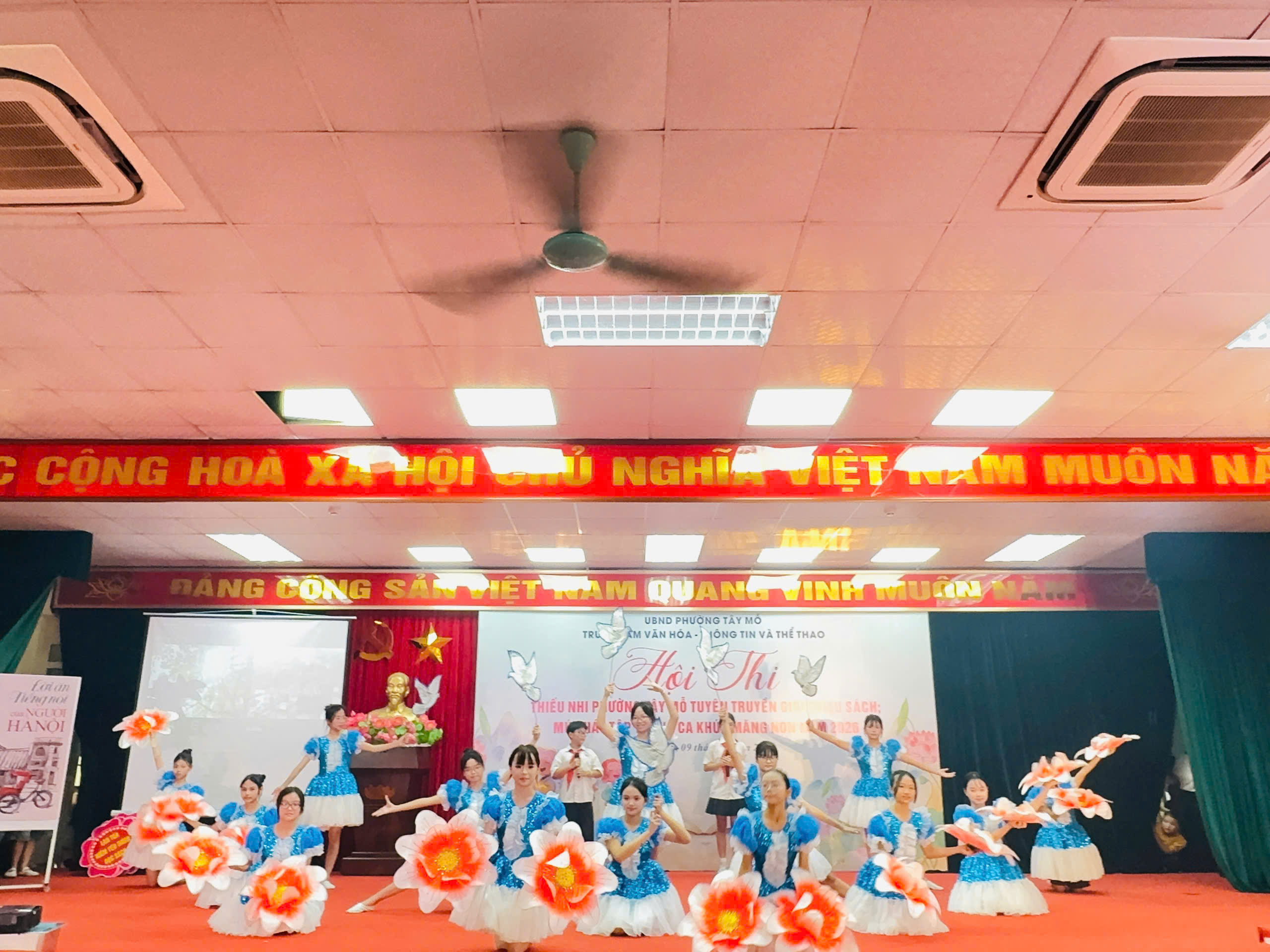 D:\Ảnh\2025-2026\HK2\GTS hè 2026\1784084076433_1562174471151955634_7087408744231612228_fc583b16a5e1a8badca87b1c4a027f64.jpg